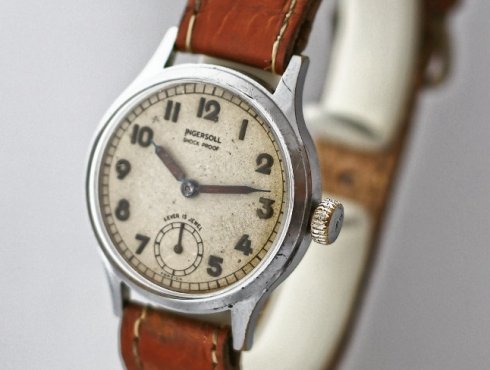 Junghans-J98-Ingersoll-mit-Aufsteller-1.jpg