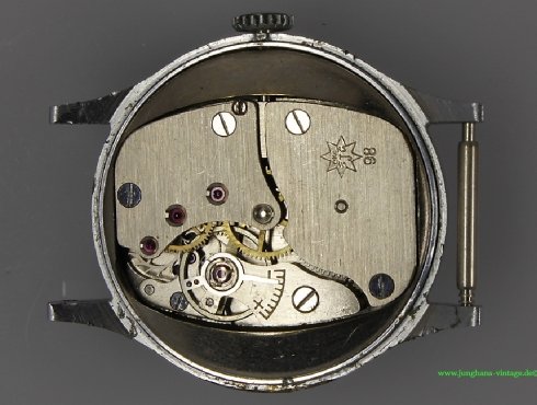 Junghans-J98-1-698.70-Werk-movement-12.jpg