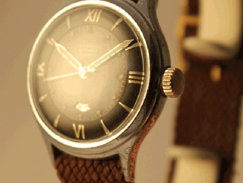 Junghans-J80-12-Front.jpg