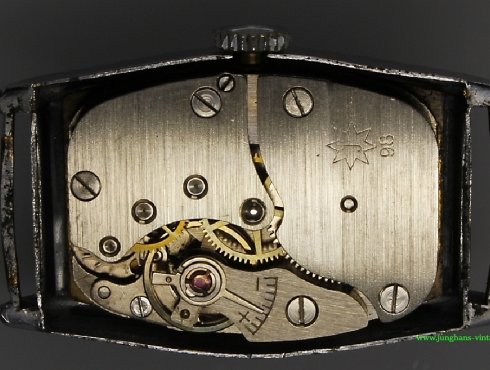 Junghans-J98-1-698.70-Werk-movement-2.jpg