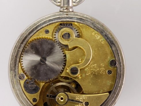 Junghans-J29-a-Stoppuhr-Werk-movement.jpg