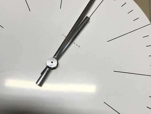 Junghans-Max-Bill-Wanduhr-Striche-chrom-020.jpg