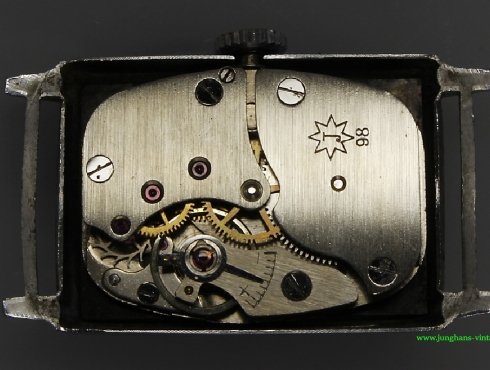Junghans-J98-1-698.70-Werk-movement-1.jpg