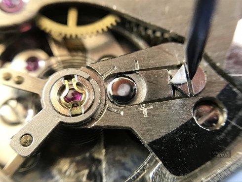 Junghans-620.00-Feinreglage-08.jpg