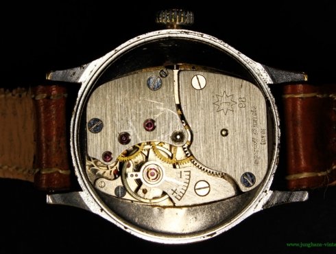 Junghans-J98-Junghans-698-72-Ingersoll-Werk-movement.jpg