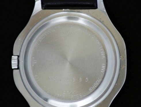 Junghans-667.26-Chronometer-quartz-4-mhz01.jpg