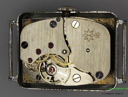 Junghans-J98-1-698.70-Werk-movement-76.jpg