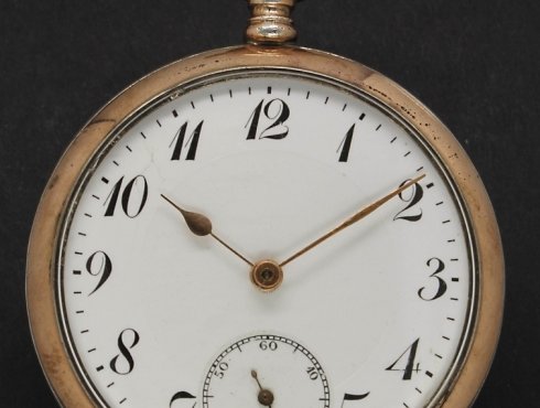 Junghans-J9-Zifferblatt-dial.jpg
