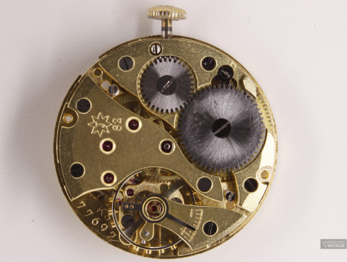 Junghans-J82-Junghans-682.70-Werk-movement-.png