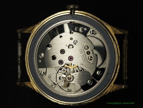 Junghans-620.00-Werk-movement.jpg