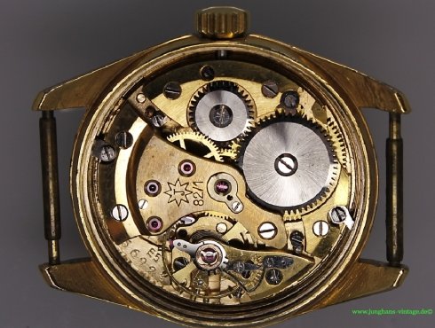 Junghans-J82-1-Junghans-682.73-Werk-movement-2.jpg