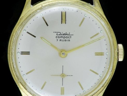 Junghans-620.70-Diehl-D620-7-Steine-01.jpg