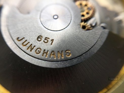 Junghans-651-ETA-2472-101.jpg